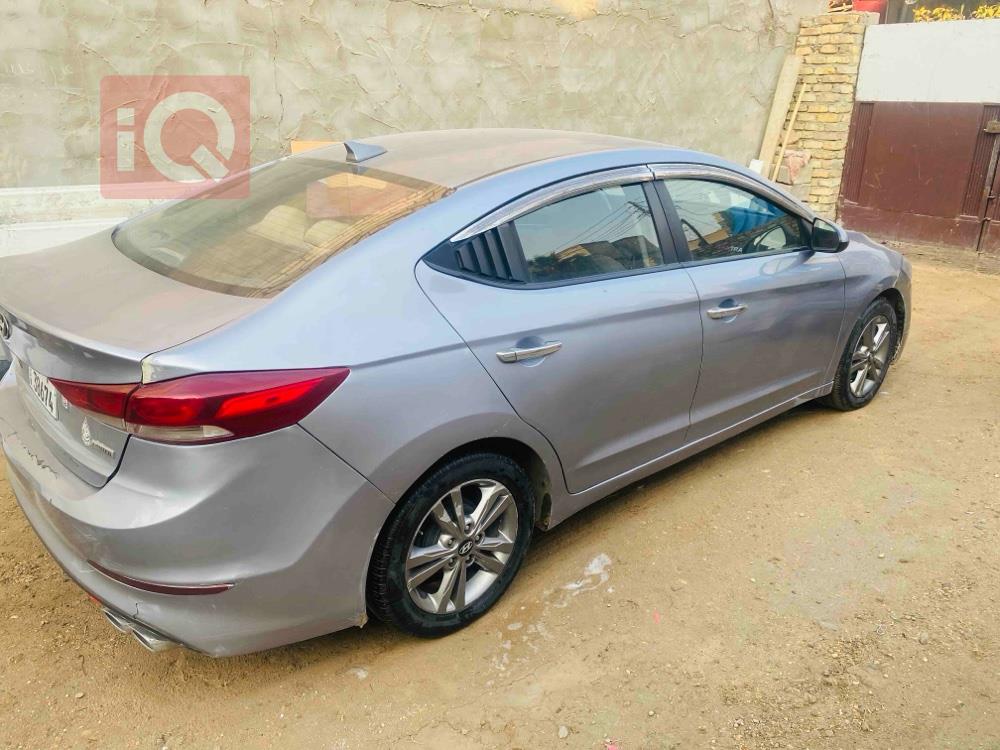 هیوندای ئەلەنترا